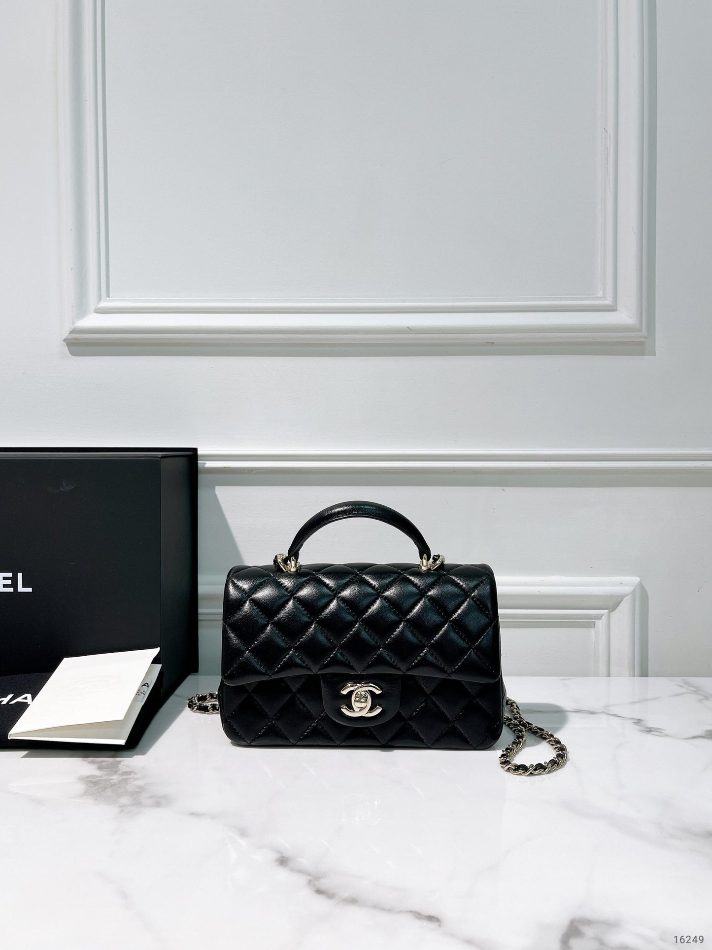 CHANEL HANDLE MINI FLAP, Black/Gold