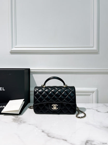 CHANEL HANDLE MINI FLAP, Black/Gold