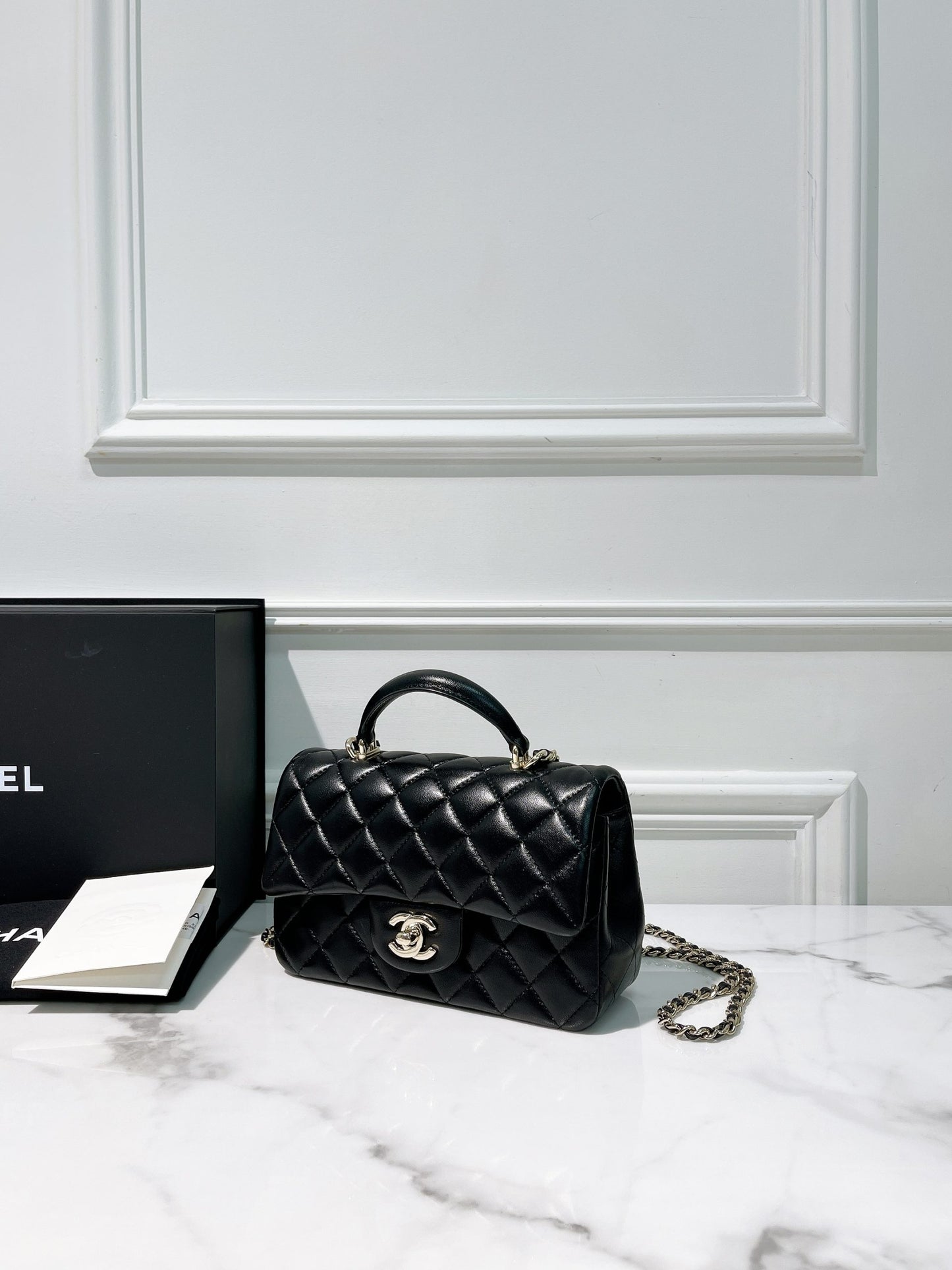 CHANEL HANDLE MINI FLAP, Black/Gold