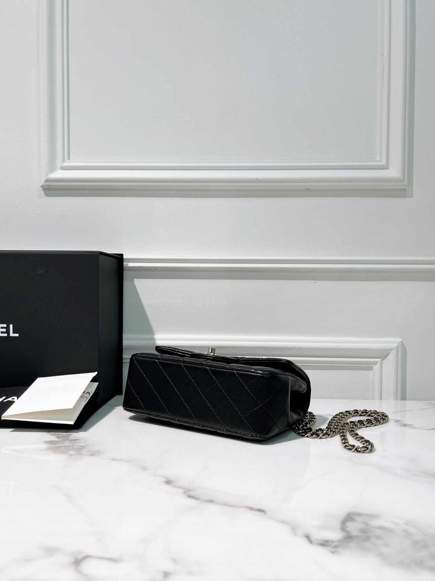 CHANEL HANDLE MINI FLAP, Black/Gold