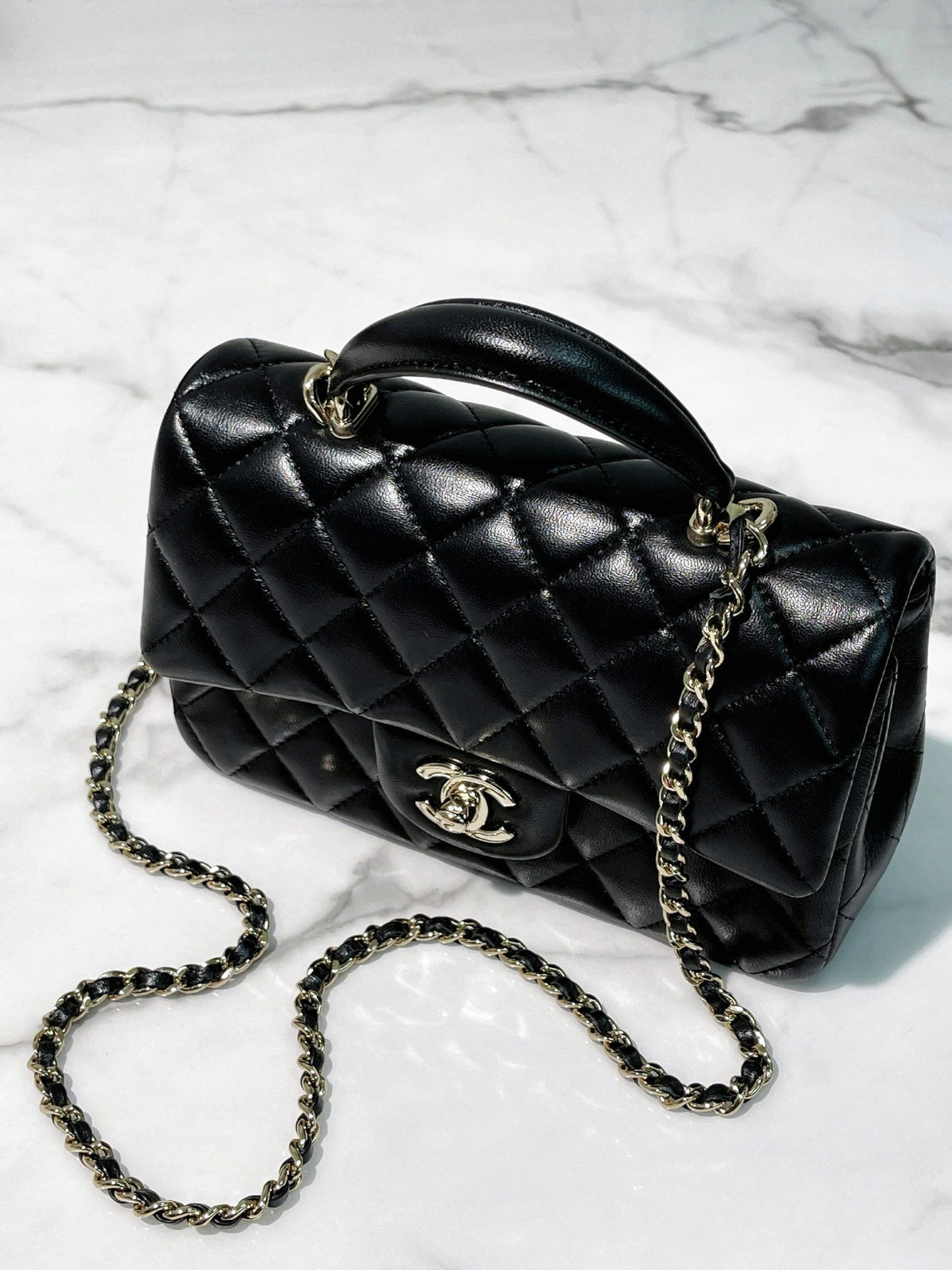 CHANEL HANDLE MINI FLAP, Black/Gold