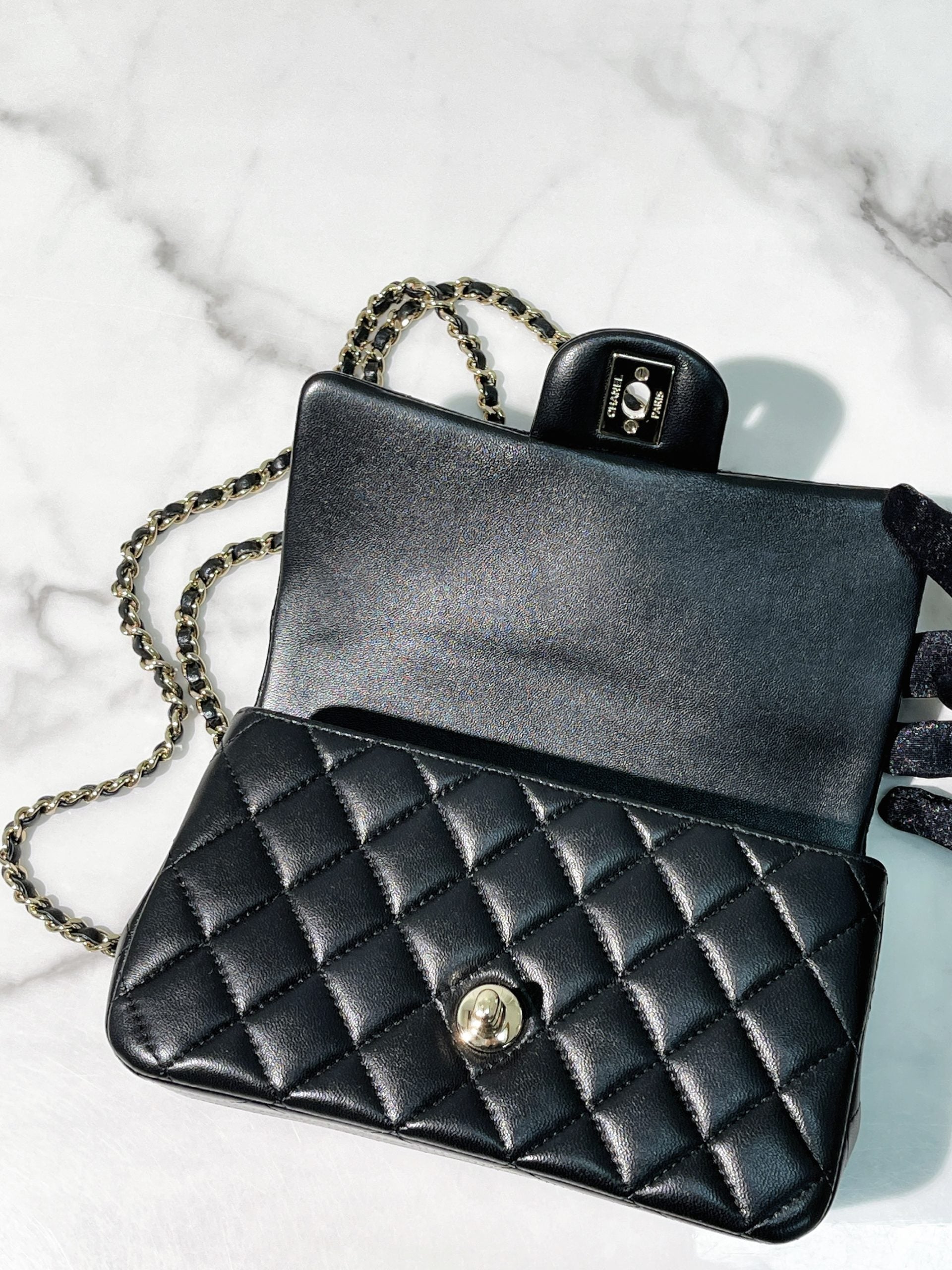 CHANEL HANDLE MINI FLAP, Black/Gold