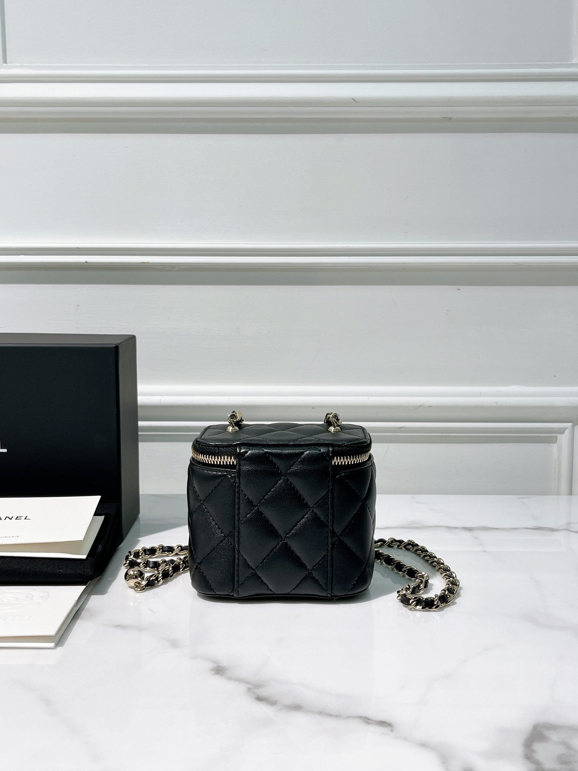 CHANEL 23C PEARL CRUSH MINI VANITY, Black/Gold