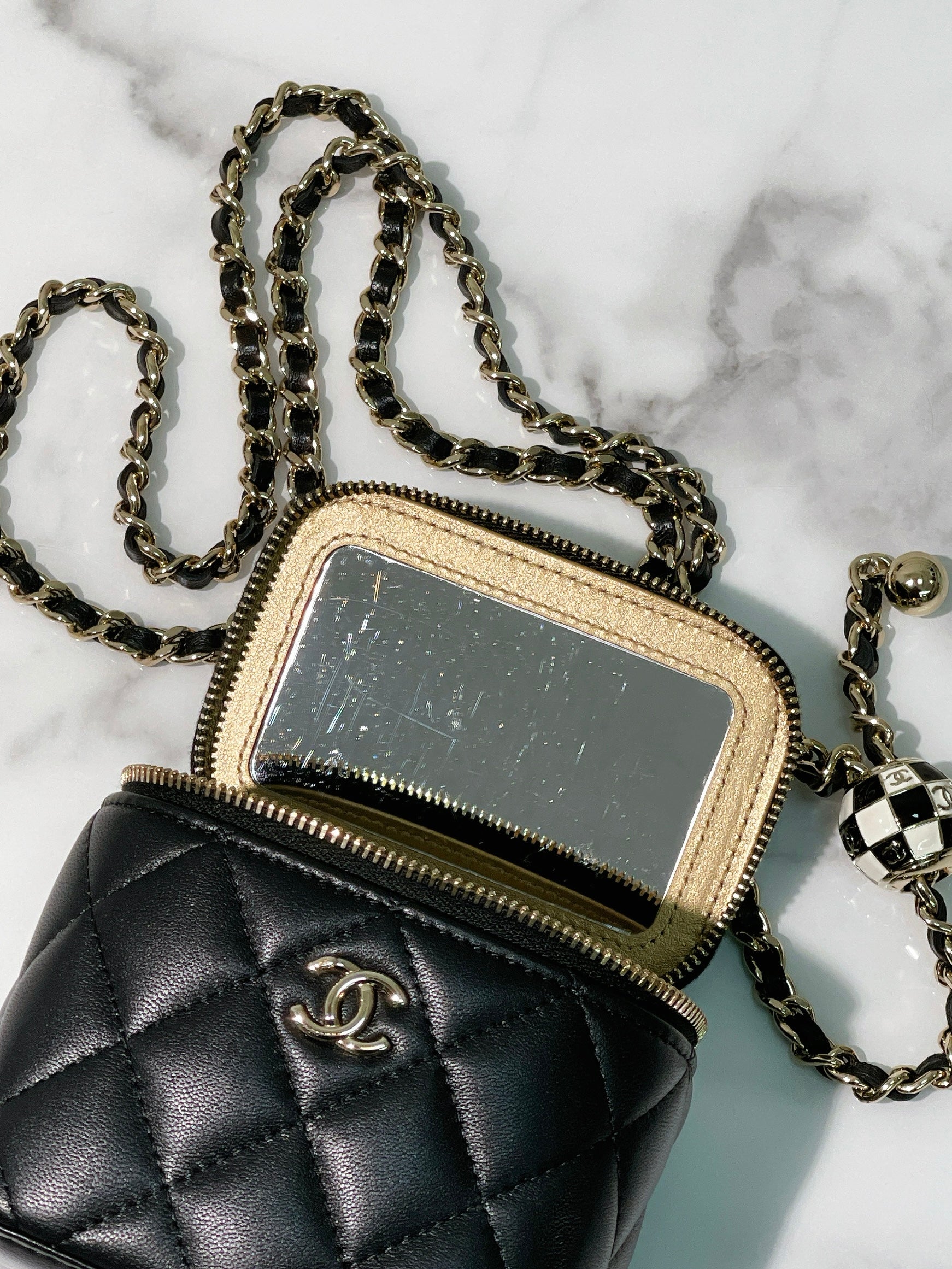 CHANEL 23C PEARL CRUSH MINI VANITY, Black/Gold