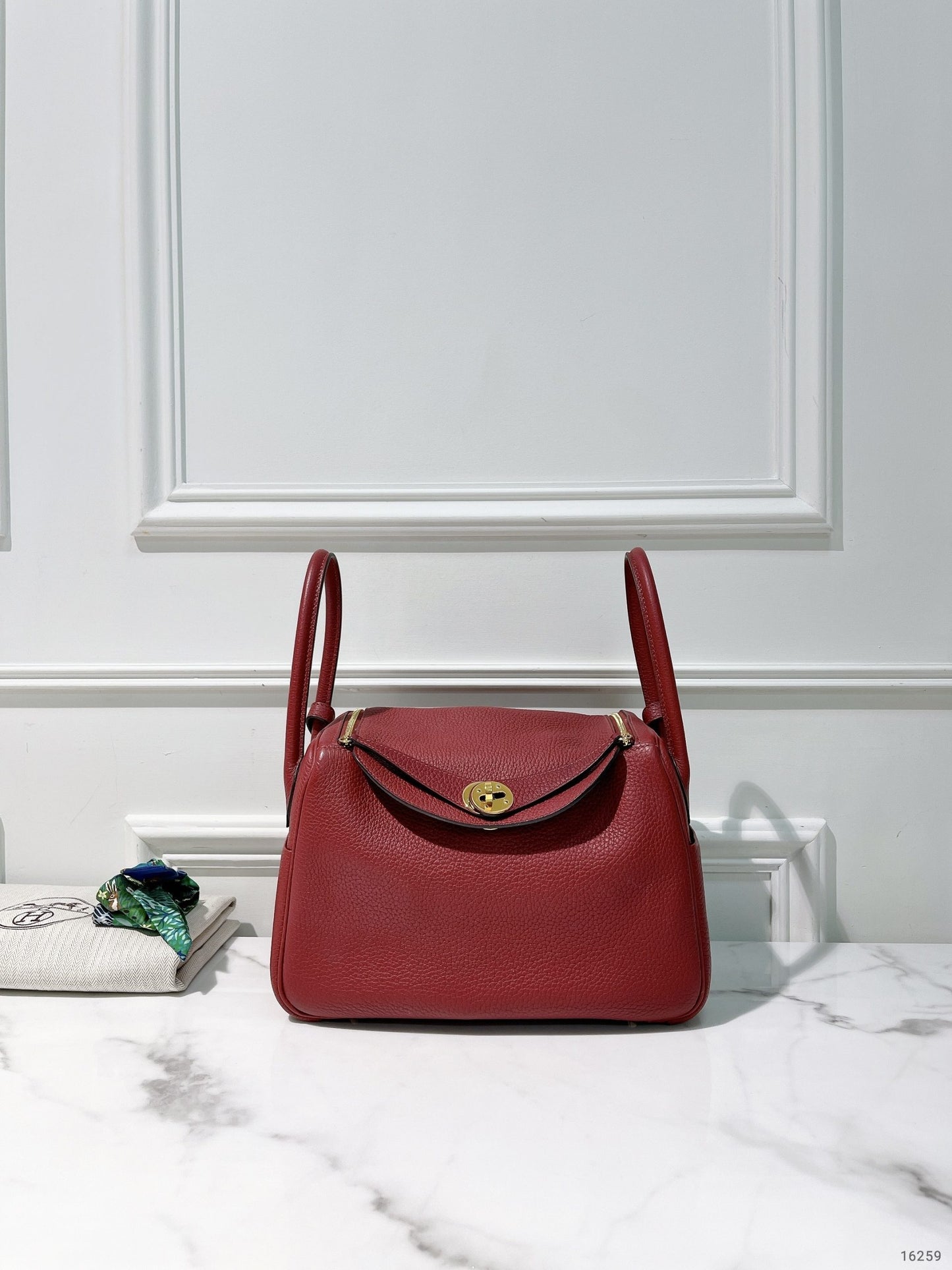 HERMES LINDY 26, Rouge Grenade/Gold