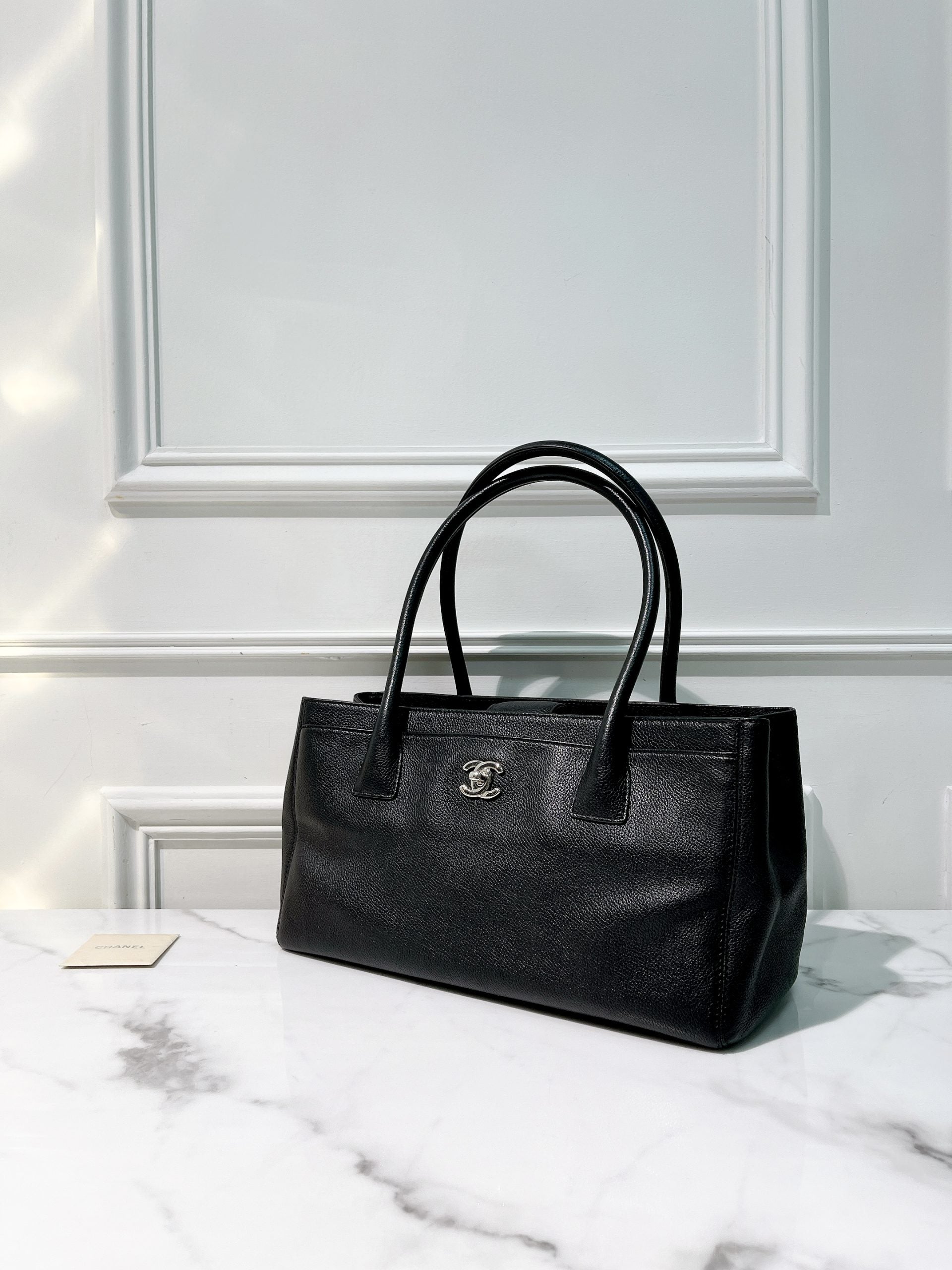 CHANEL CERF, Black/Silver