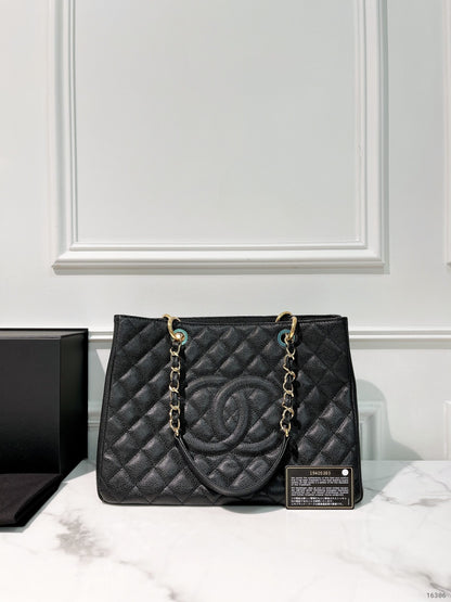 CHANEL GRAND SHOPPING TOTE, Black/Gold