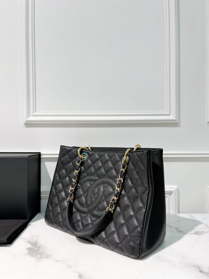 CHANEL GRAND SHOPPING TOTE, Black/Gold