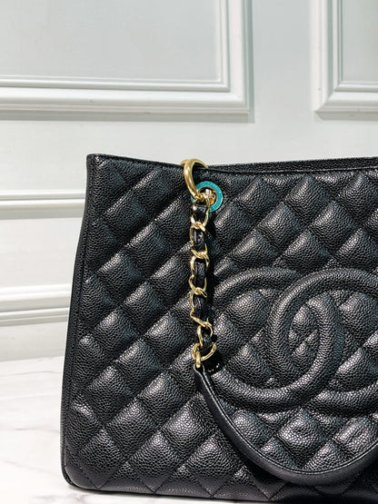 CHANEL GRAND SHOPPING TOTE, Black/Gold