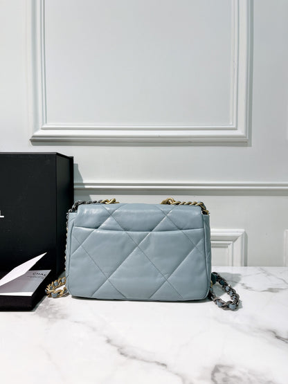 CHANEL 19 BAG MEDIUM
