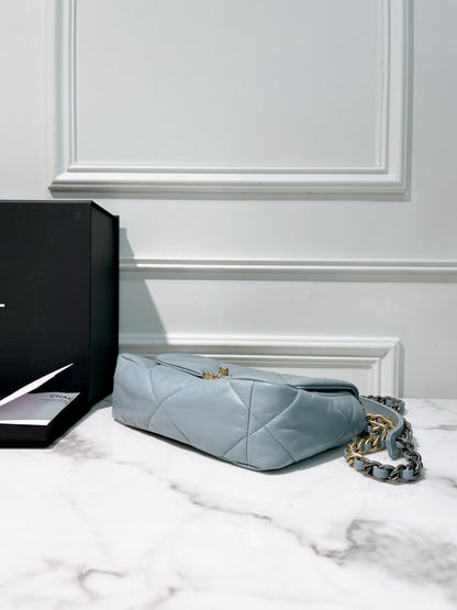 CHANEL 19 BAG MEDIUM