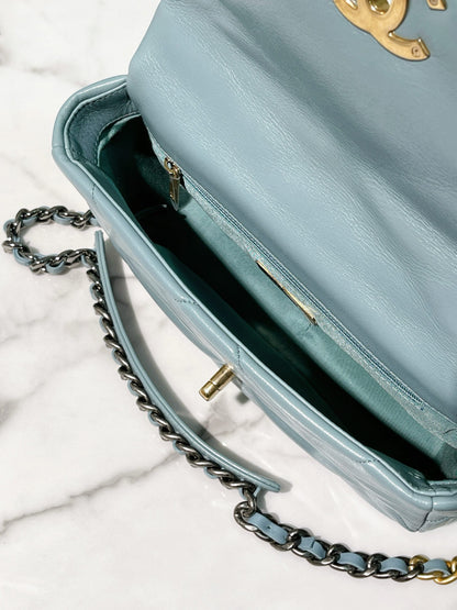 CHANEL 19 BAG MEDIUM