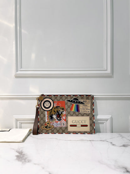 GUCCI POUCH
