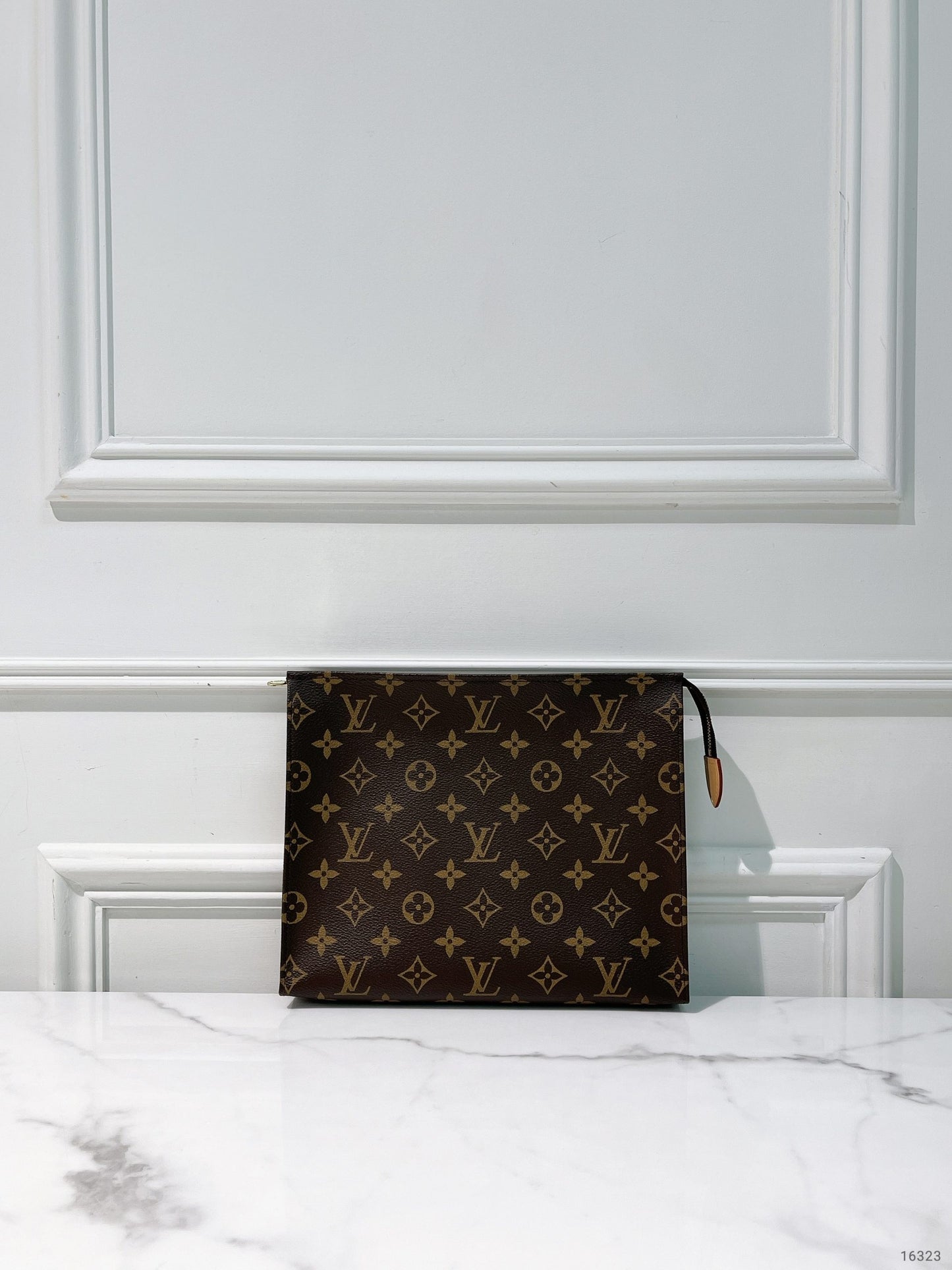 LV POCHE TOILETTE, Monogram