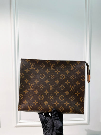 LV POCHE TOILETTE, Monogram
