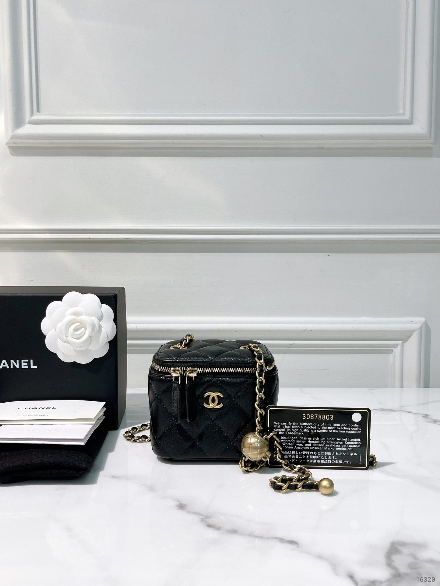 CHANEL PEARL CRUSH MINI VANITY, Black/Gold