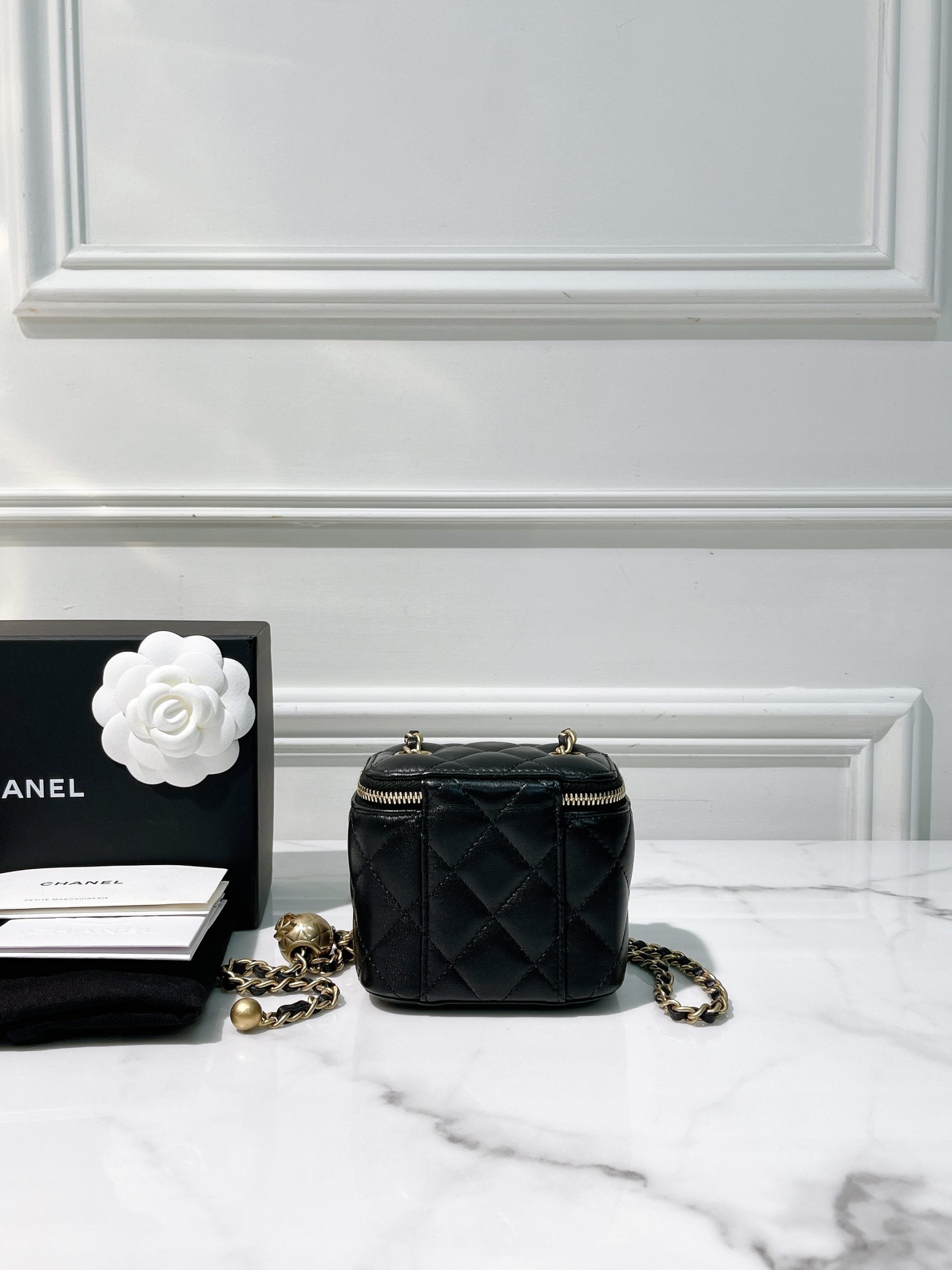 CHANEL PEARL CRUSH MINI VANITY, Black/Gold