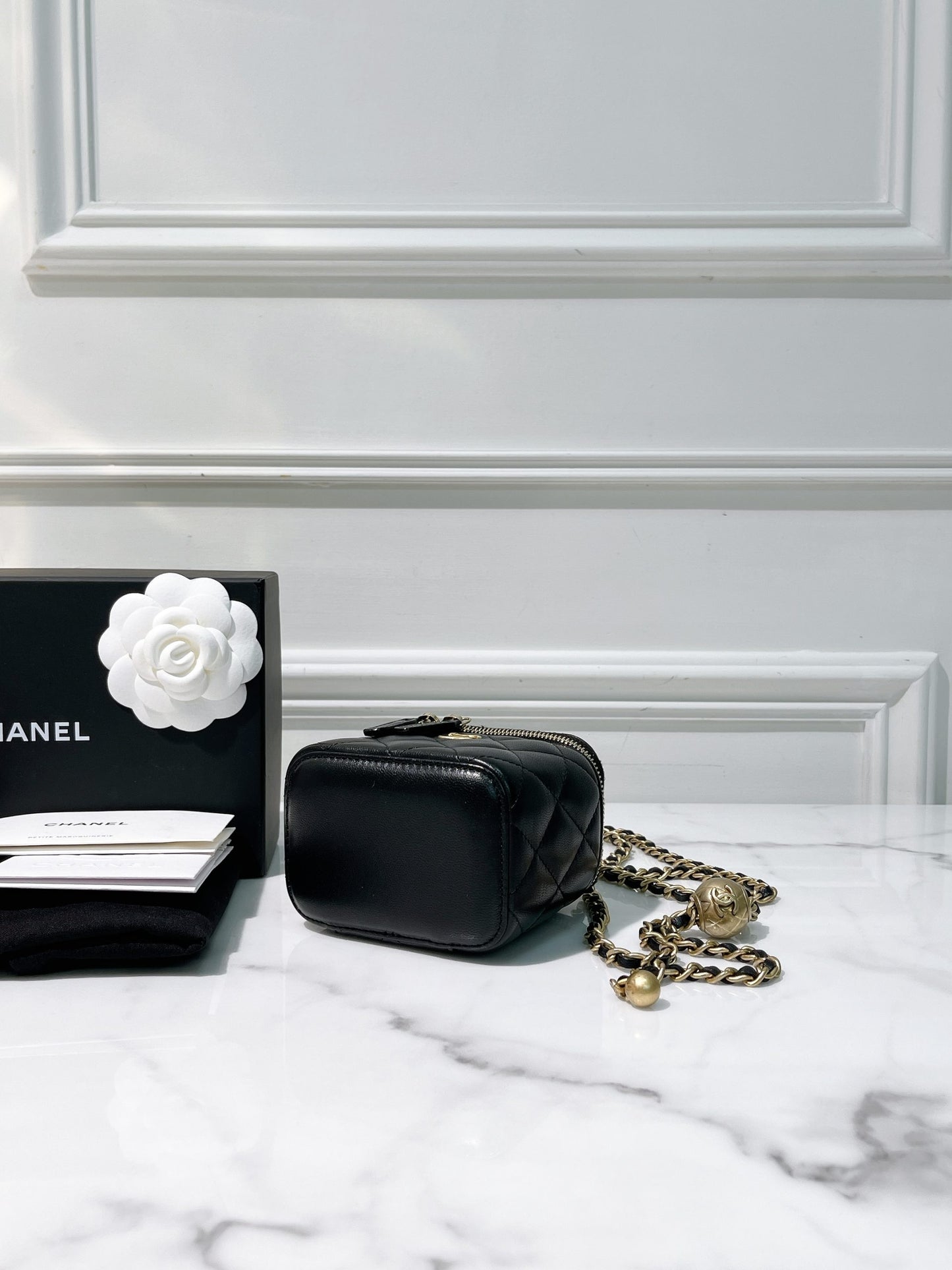 CHANEL PEARL CRUSH MINI VANITY, Black/Gold
