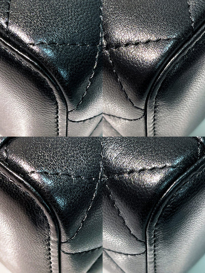 CHANEL PEARL CRUSH MINI VANITY, Black/Gold