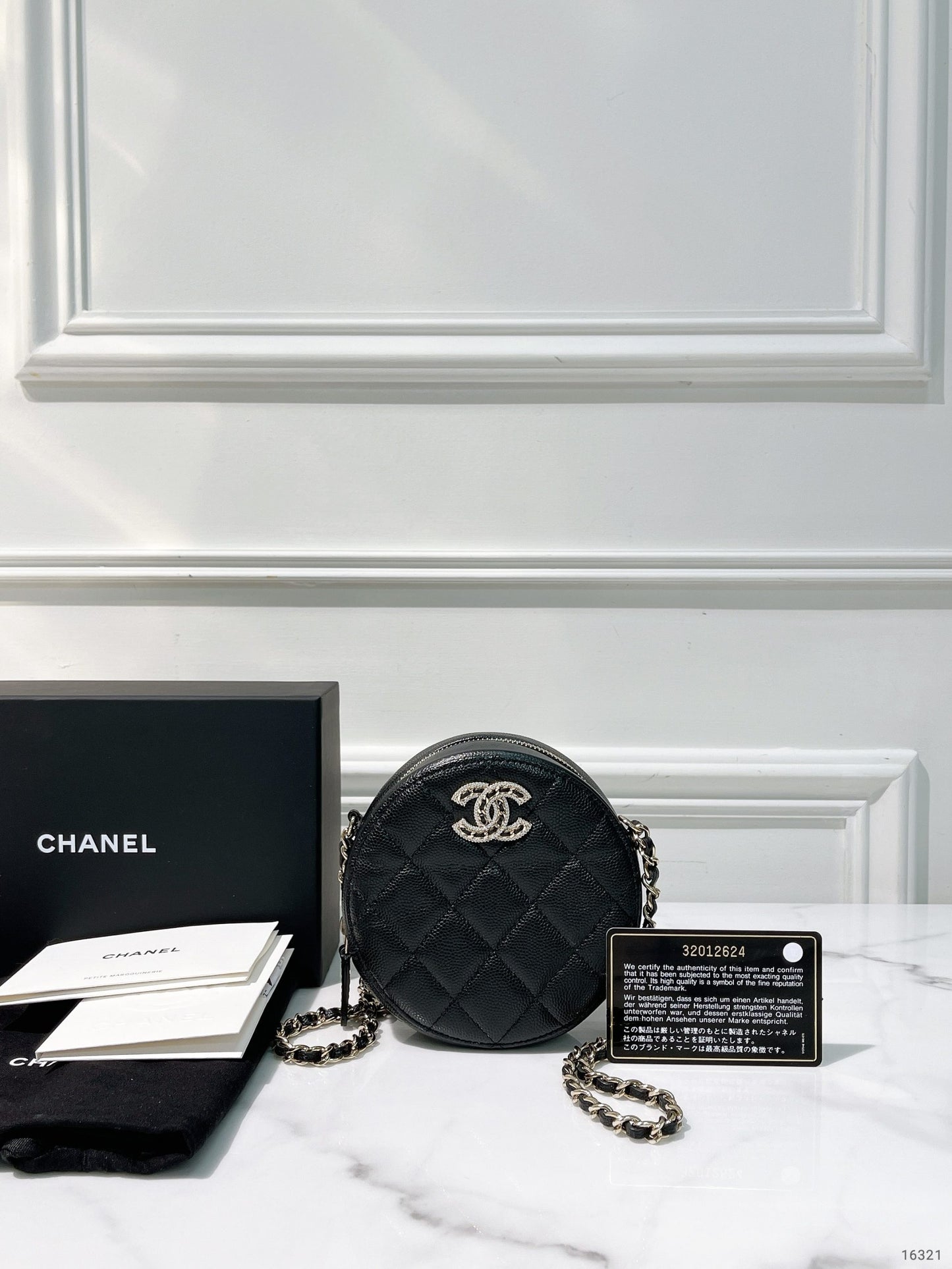 CHANEL MINI ROUND BAG, Black/Gold
