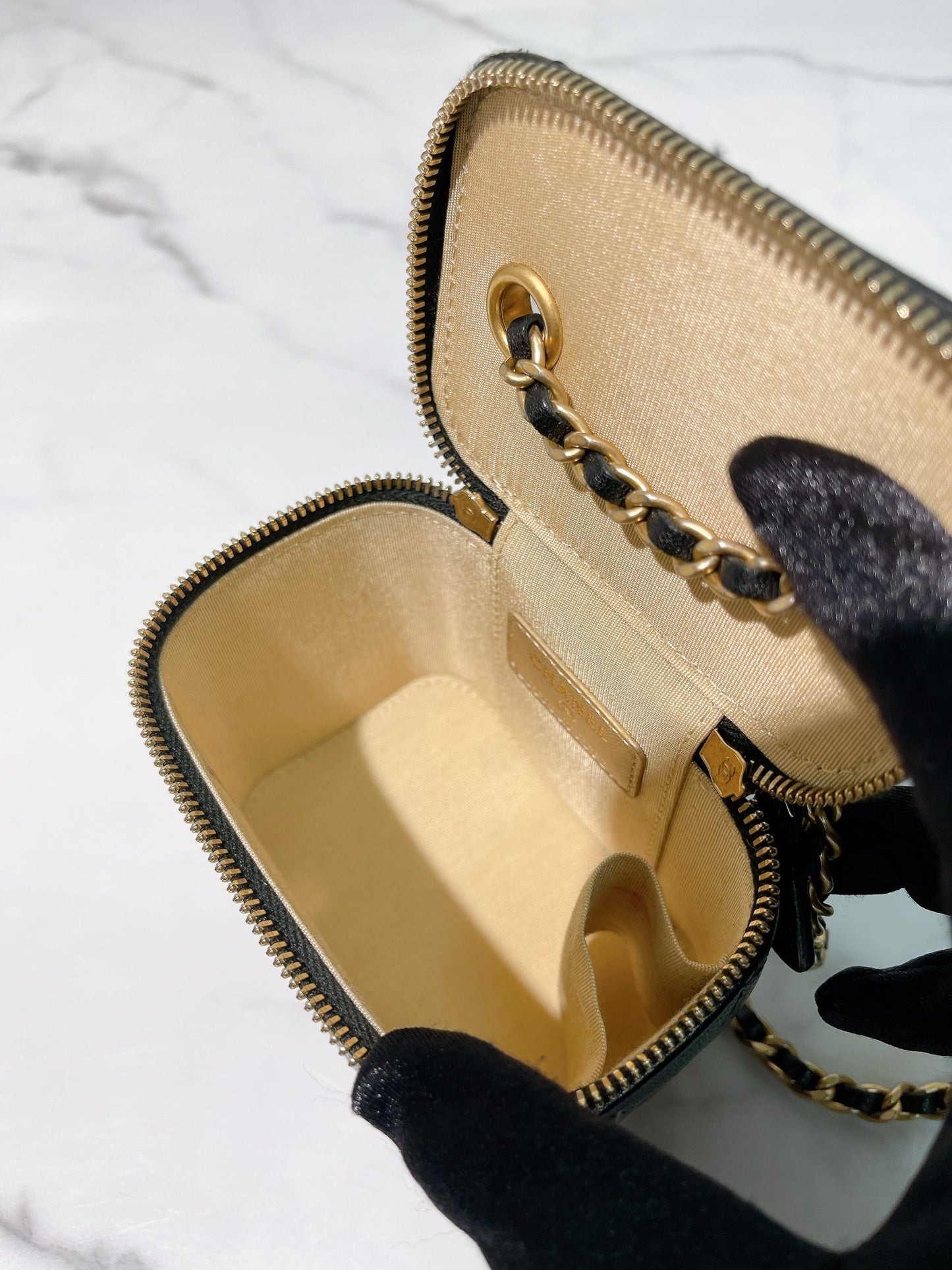 CHANEL PEARL CRUSH MINI VANITY, Black/Gold