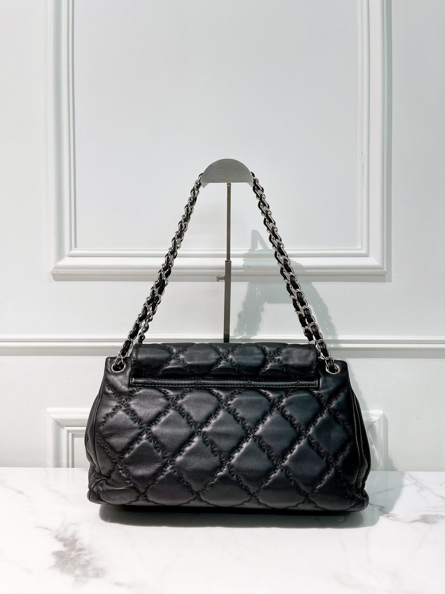 CHANEL HAMPTONS, Black/Silver