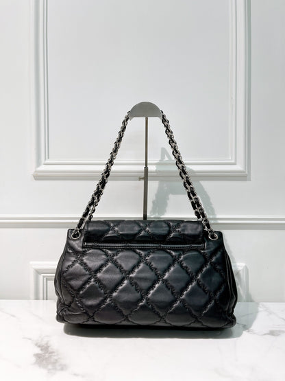CHANEL HAMPTONS, Black/Silver