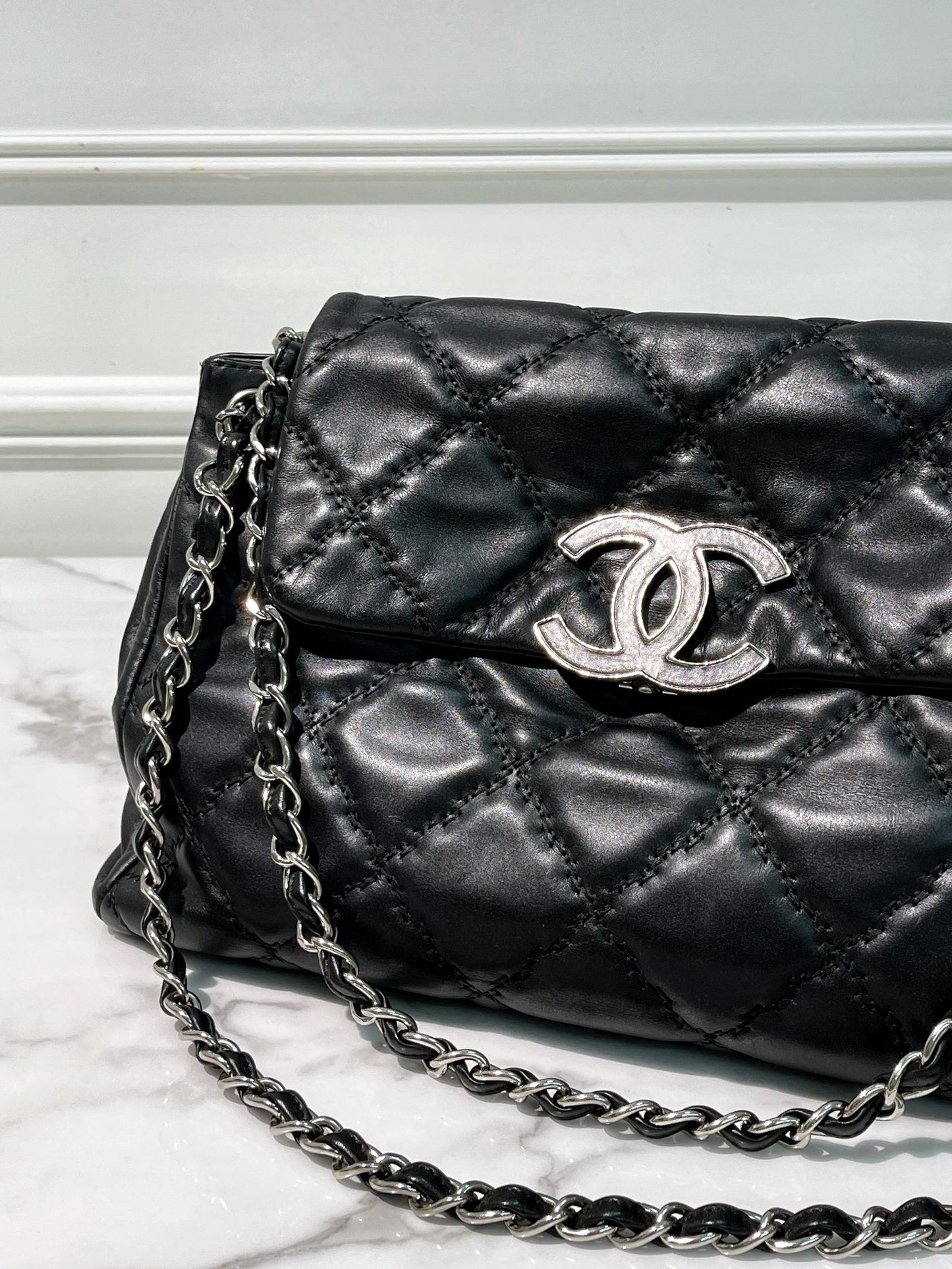 CHANEL HAMPTONS, Black/Silver