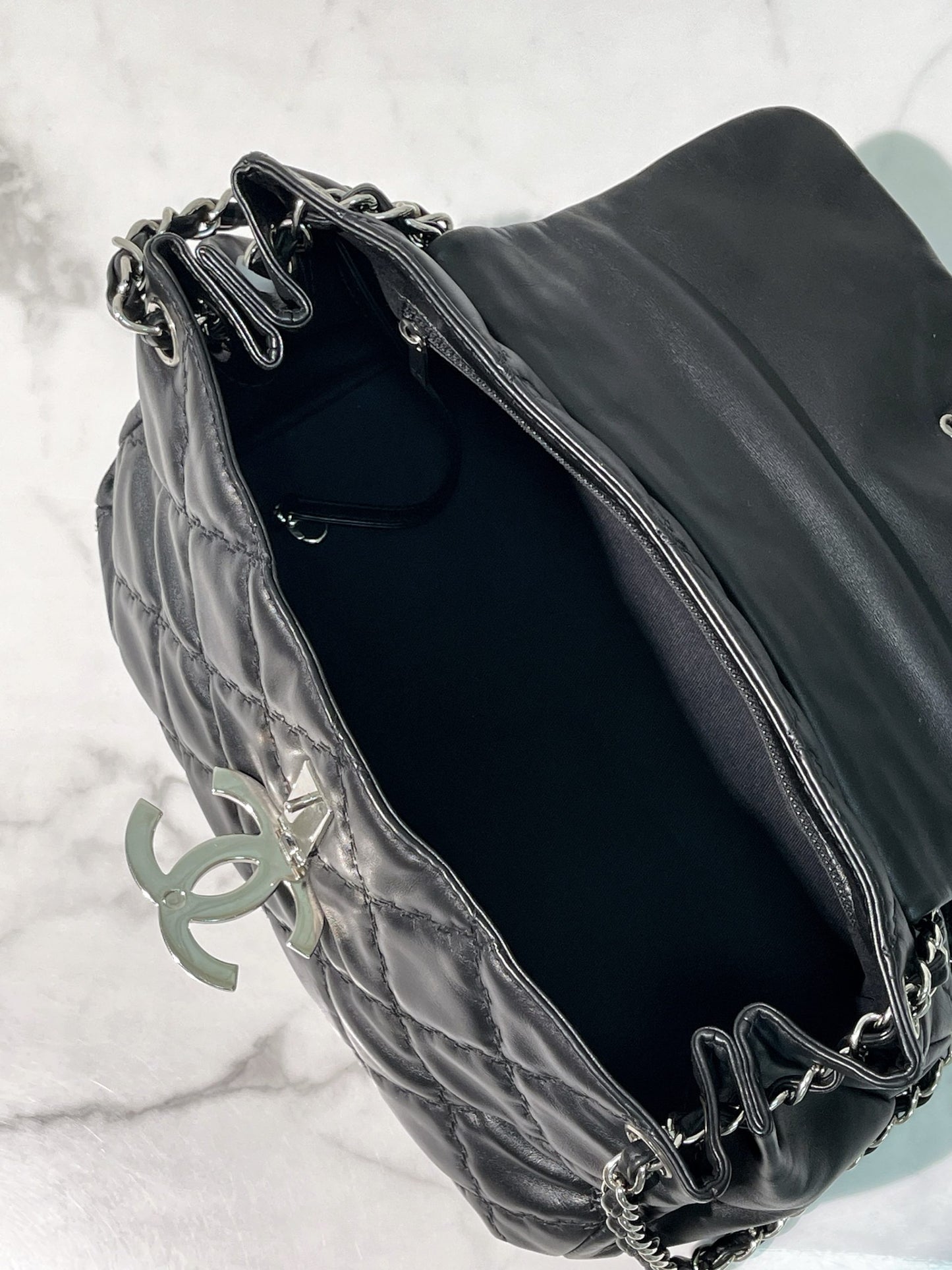 CHANEL HAMPTONS, Black/Silver