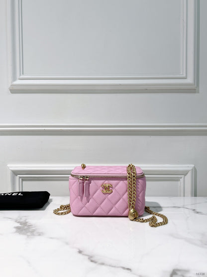 CHANEL PEARL CRUSH VANITY CASE, Pink/Gold