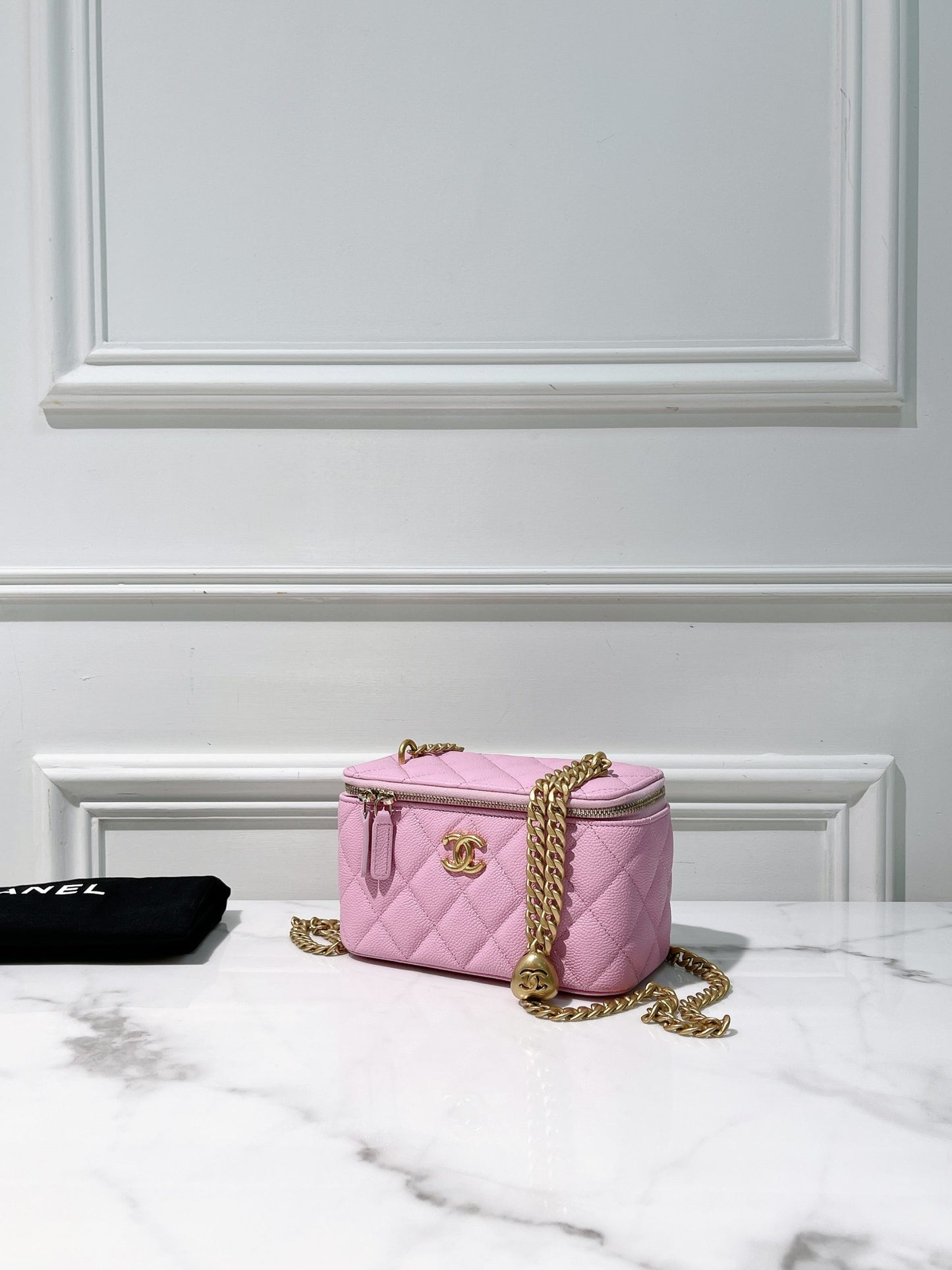 CHANEL PEARL CRUSH VANITY CASE, Pink/Gold