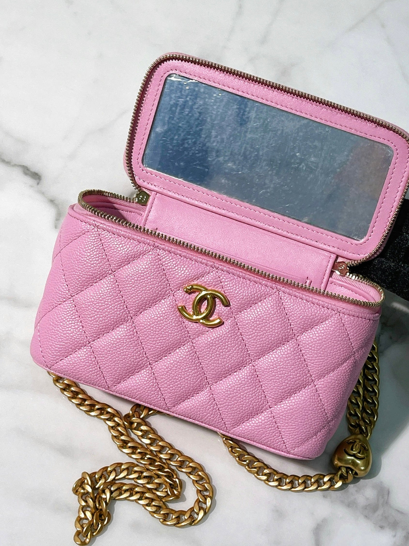 CHANEL PEARL CRUSH VANITY CASE, Pink/Gold