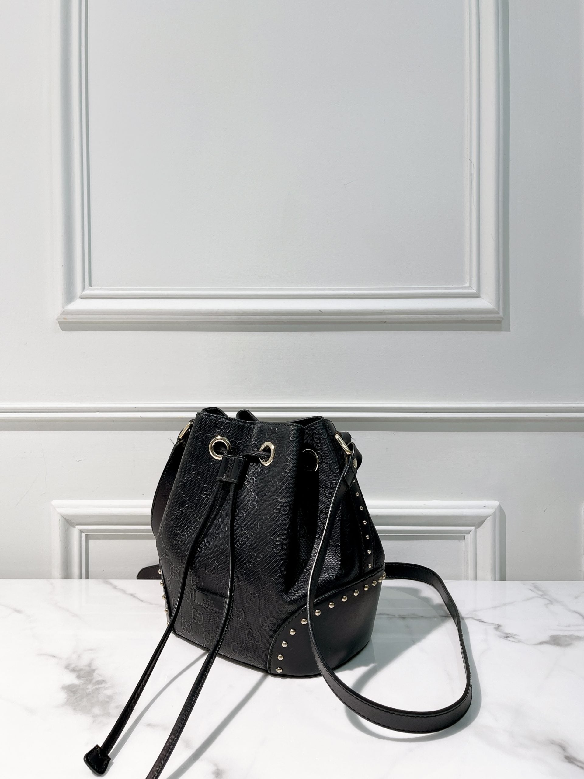 GUCCI BUCKET BAG, Black/Gold