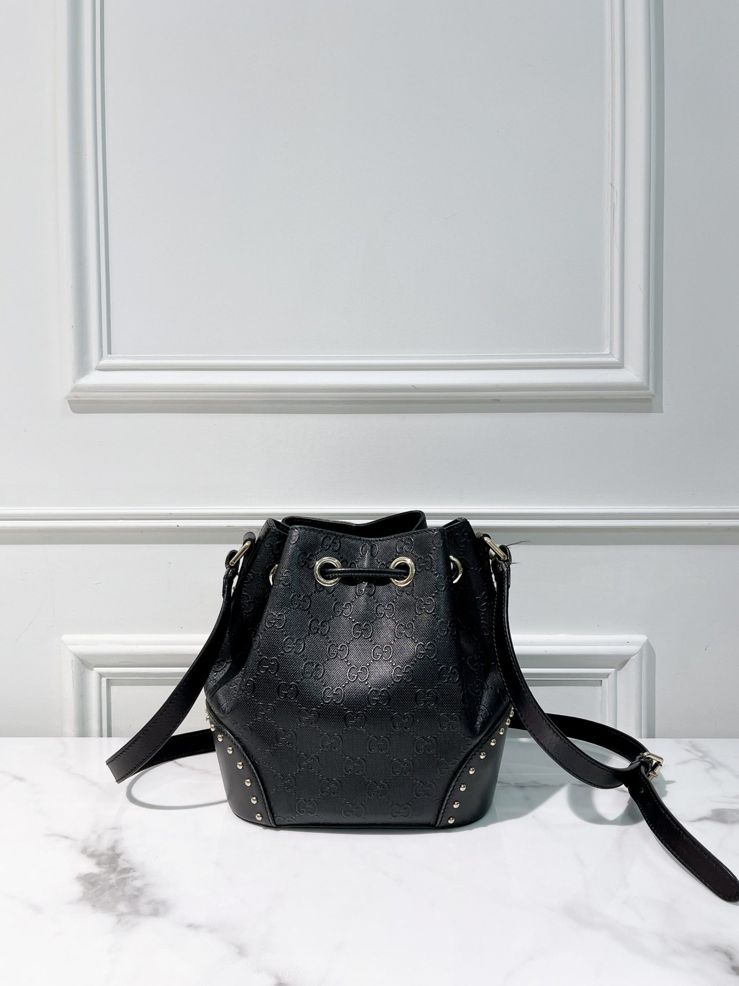 GUCCI BUCKET BAG, Black/Gold