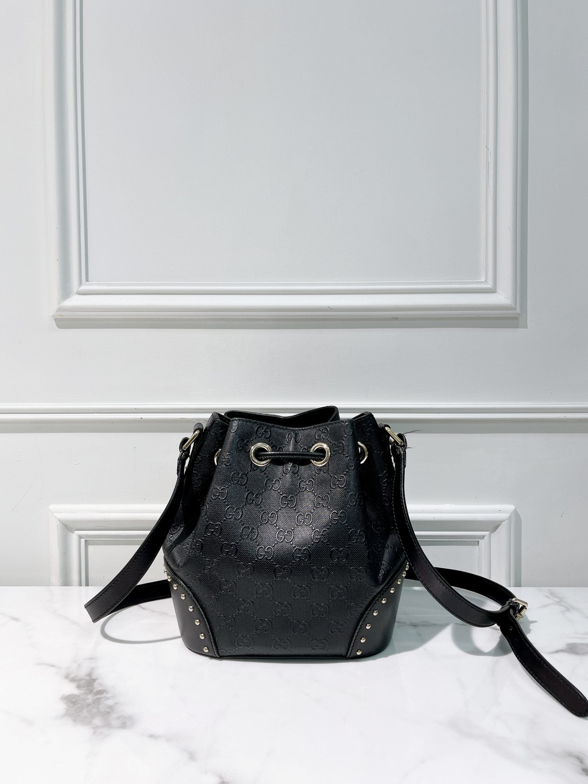 GUCCI BUCKET BAG, Black/Gold