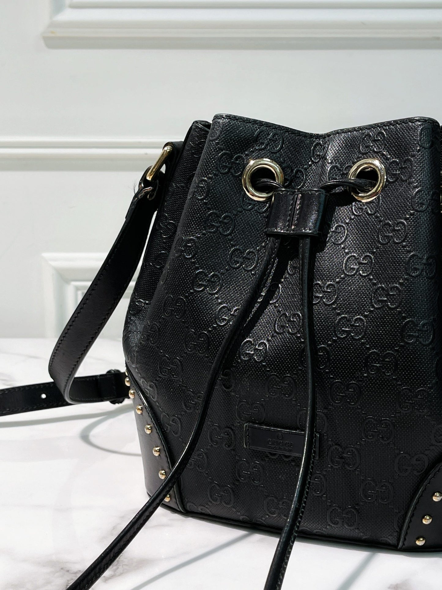 GUCCI BUCKET BAG, Black/Gold