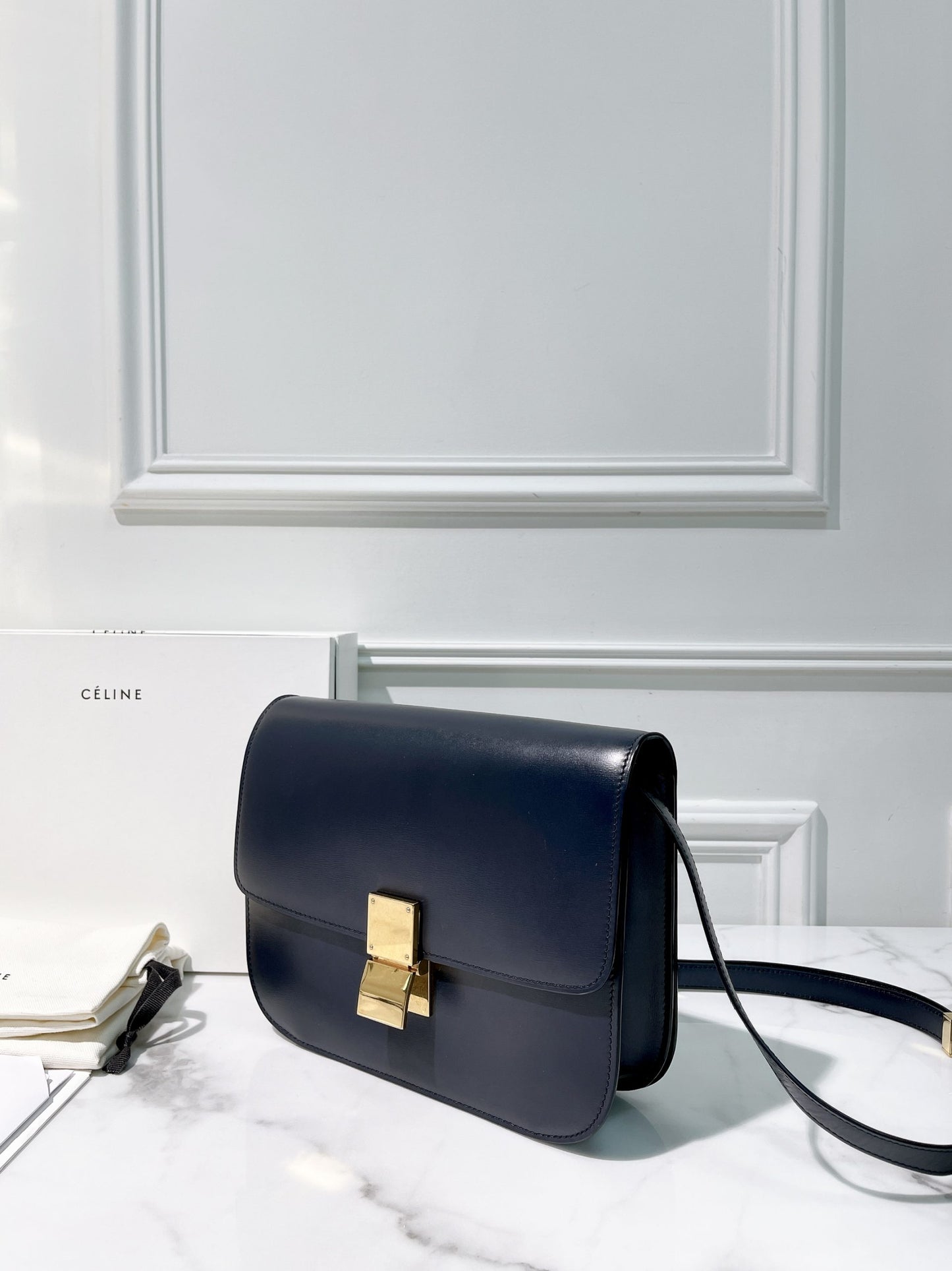 CELINE MEDIUM BOX, Navy/Gold