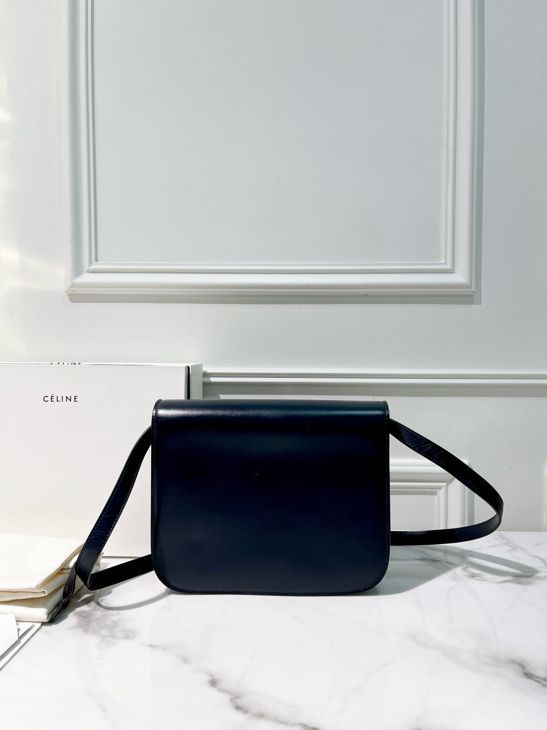 CELINE MEDIUM BOX, Navy/Gold