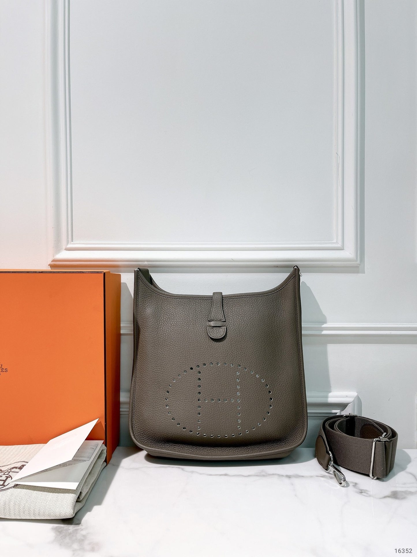 HERMES EVELYNE 29, Gris Etain/Silver