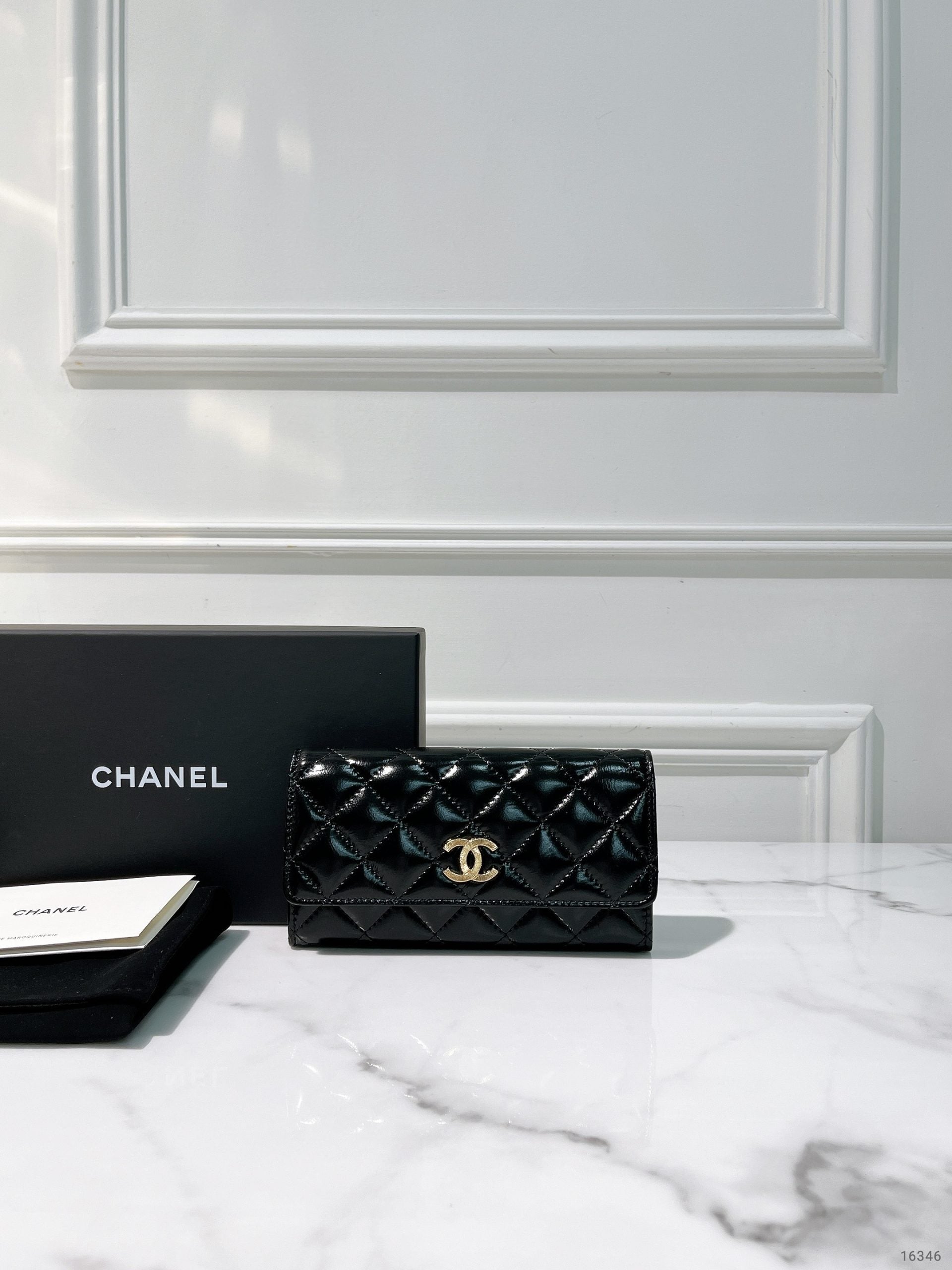 CHANEL 24K WALLET, Black/Gold