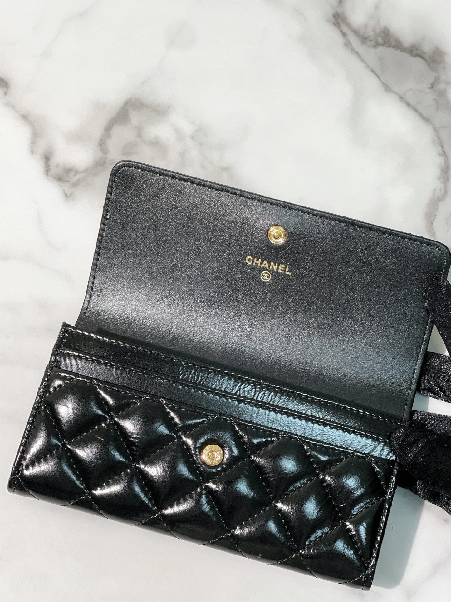 CHANEL 24K WALLET, Black/Gold