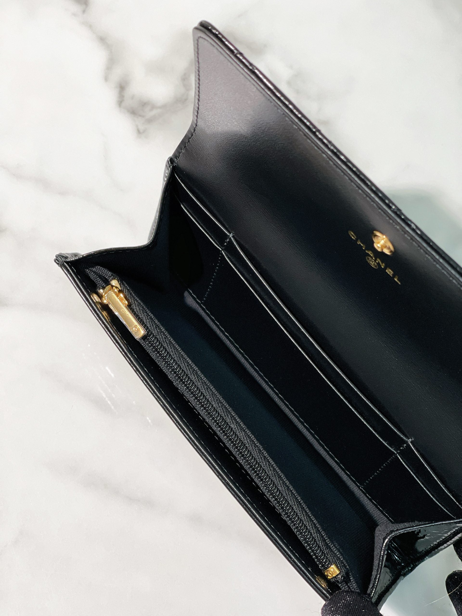 CHANEL 24K WALLET, Black/Gold