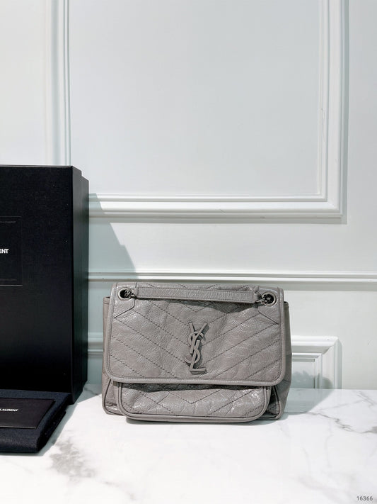 YSL MEDIUM NIKI, Grey/Silver