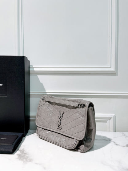 YSL MEDIUM NIKI, Grey/Silver