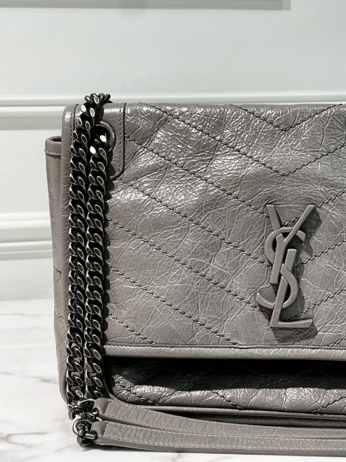 YSL MEDIUM NIKI, Grey/Silver