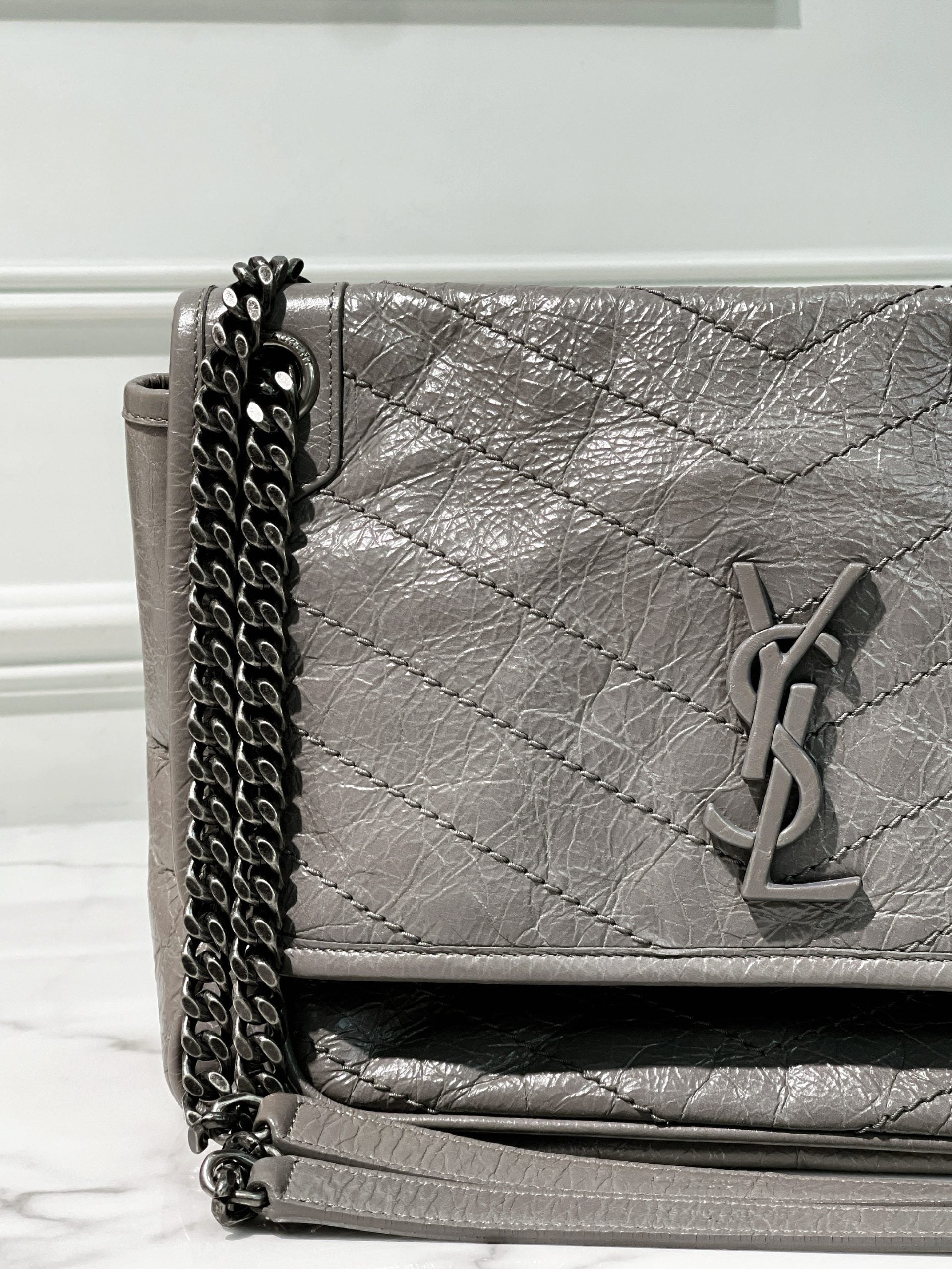 YSL MEDIUM NIKI, Grey/Silver