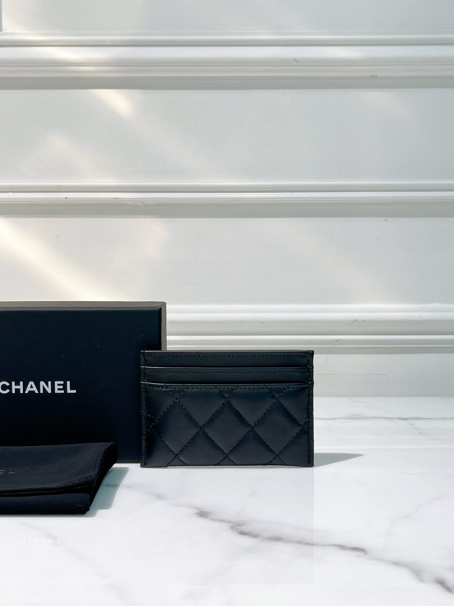 CHANEL 2.55 CARD HOLDER, Black/Gold