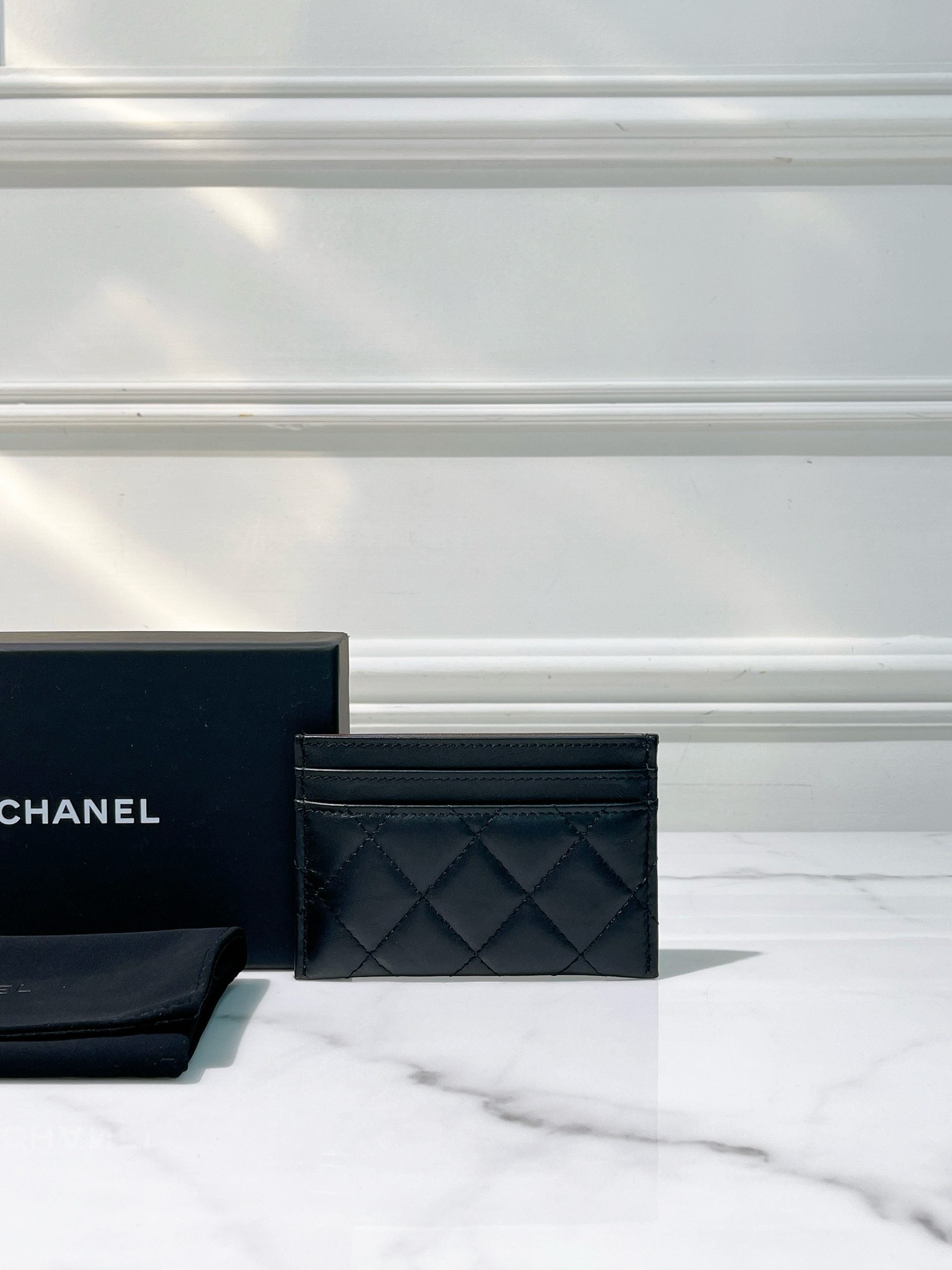 CHANEL 2.55 CARD HOLDER, Black/Gold