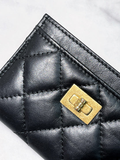 CHANEL 2.55 CARD HOLDER, Black/Gold