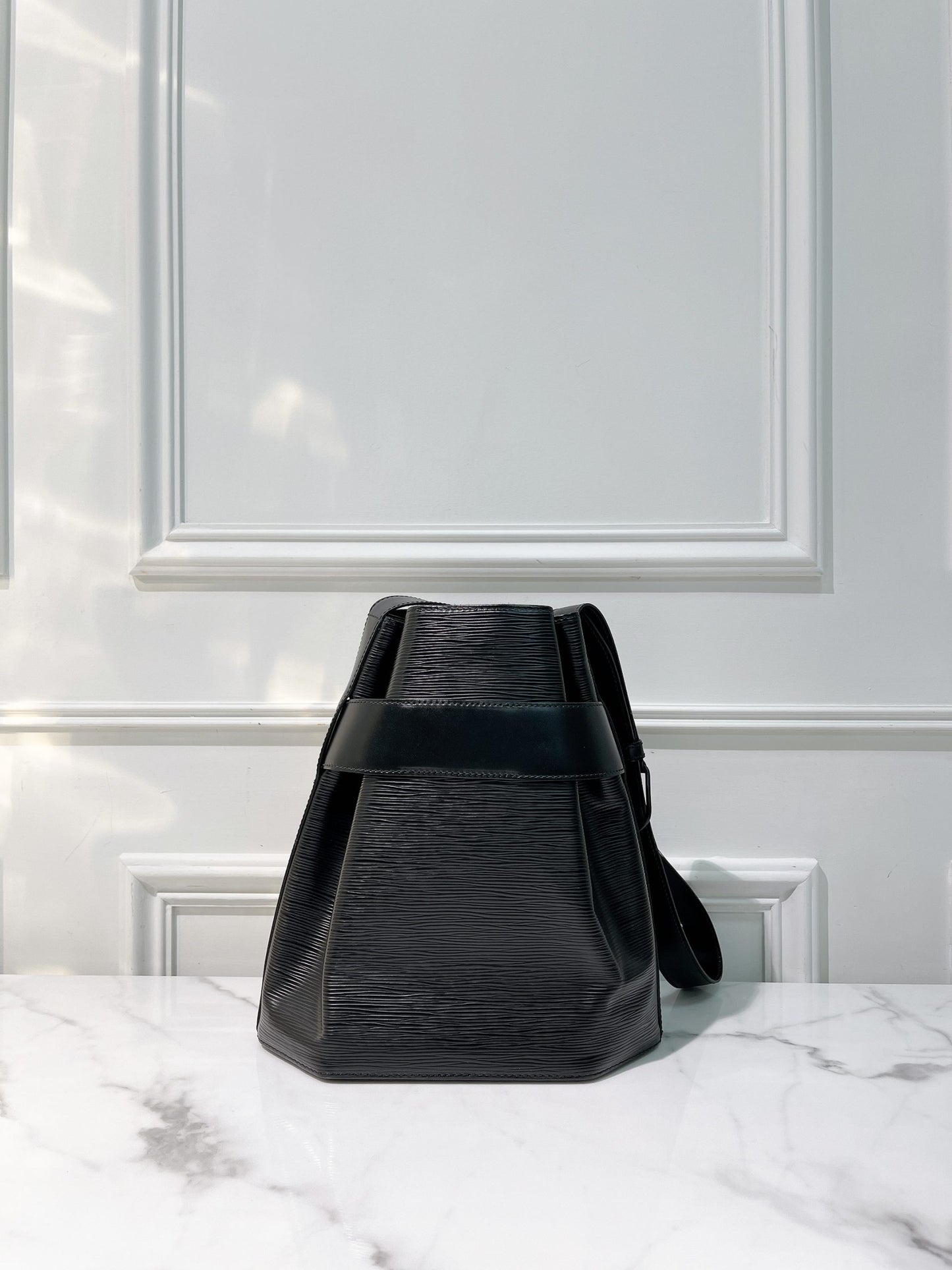 LV VINTAGE BUCKET BAG, Black/Silver